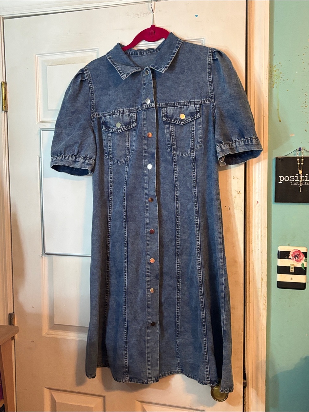 Denim Snap Closure Front Midi Dress in Denim Blue Size Large